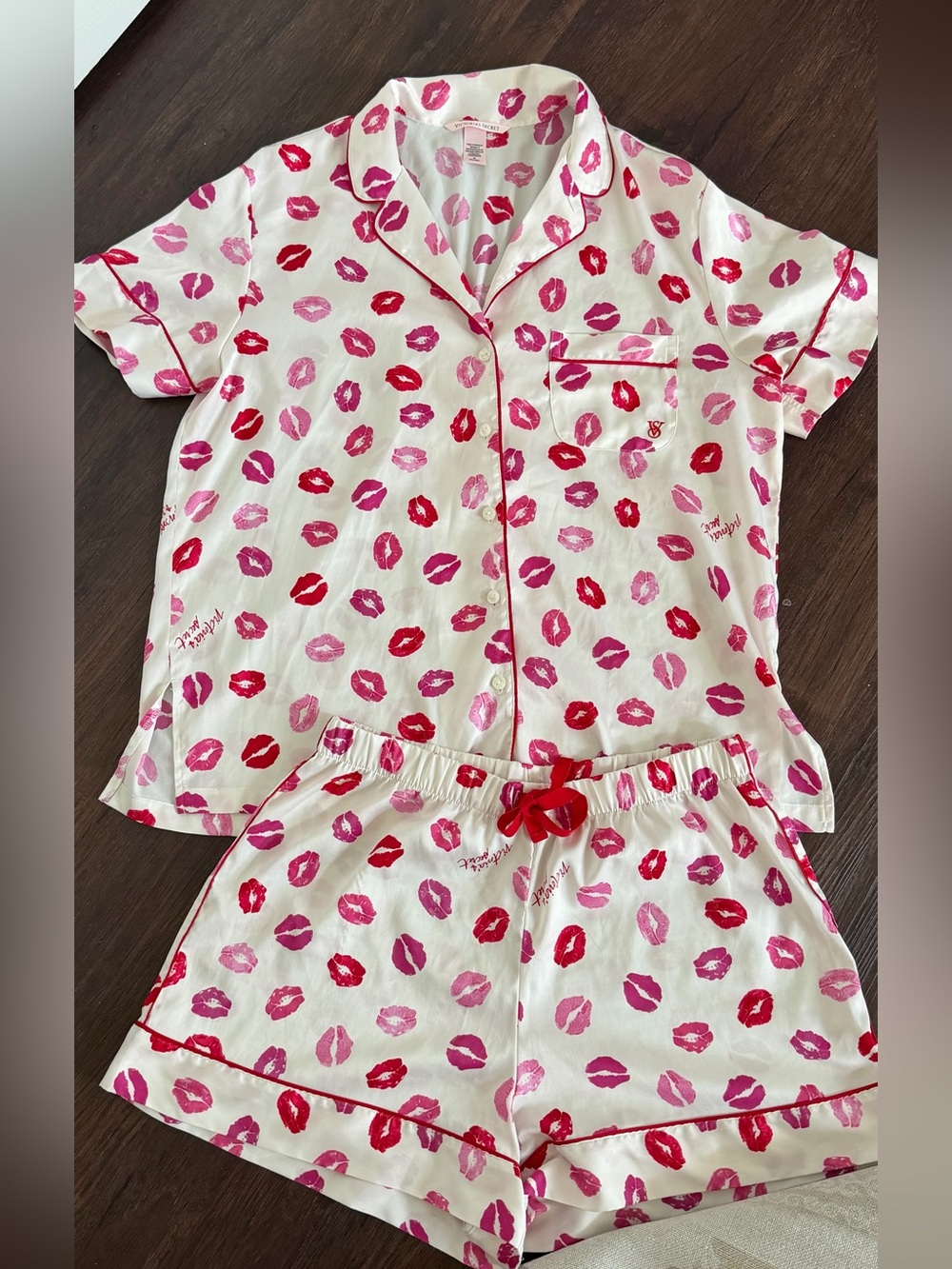 Victoria's Secret Kids Satin Pajama Set in White with Pink & Red Lip Print